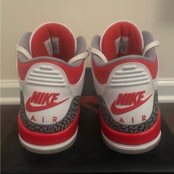 Jordan 3’s main image 6